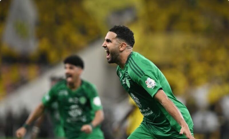 الأهلي يحسم ديربي جدة بثلاثية في شباك الاتحاد وينتزع صدارة دوري روشن