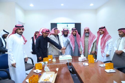 بالصور.. رئيس بلدية طريف يتابع مشاريع الصيانة والسفلتة والإنارة مع المقاولين