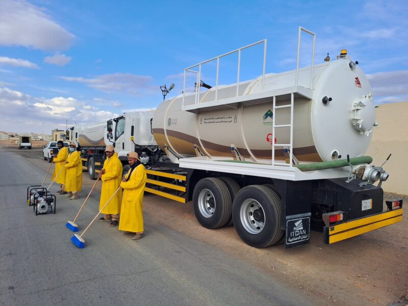 بالصور.. بلدية طريف ترفع الجاهزية ومستوى الاستعداد للحالة المطرية