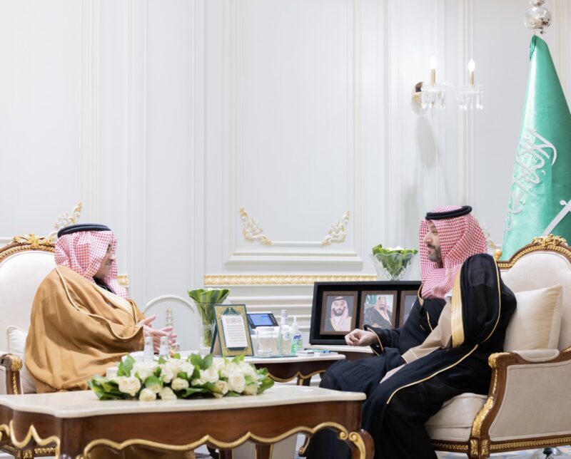 نائب أمير الحدود الشمالية يستقبل المدير العام لفرع هيئة التراث بالمنطقة