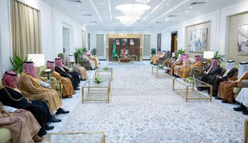 أمير منطقة الحدود الشمالية يستقبل وكلاء ومنسوبي الإمارة بمناسبة عيد الفطر