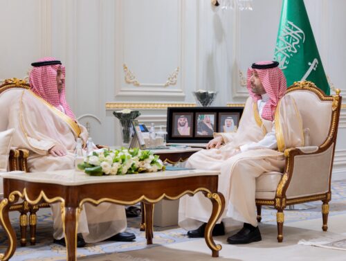 أمير الحدود الشمالية يستقبل رئيس فرع النيابة العامة بالمنطقة