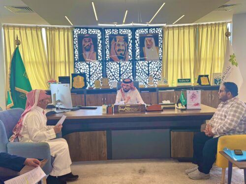 مكافحة المخدرات تقبض على شخصين بمنطقة الحدود الشمالية لترويجهم مواد مخدرة