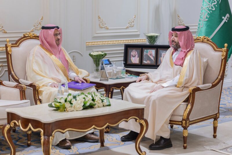 نائب أمير الحدود الشمالية يطّلع على الملخص التنفيذي للاتصالات السعودية بالمنطقة لعام 2025م