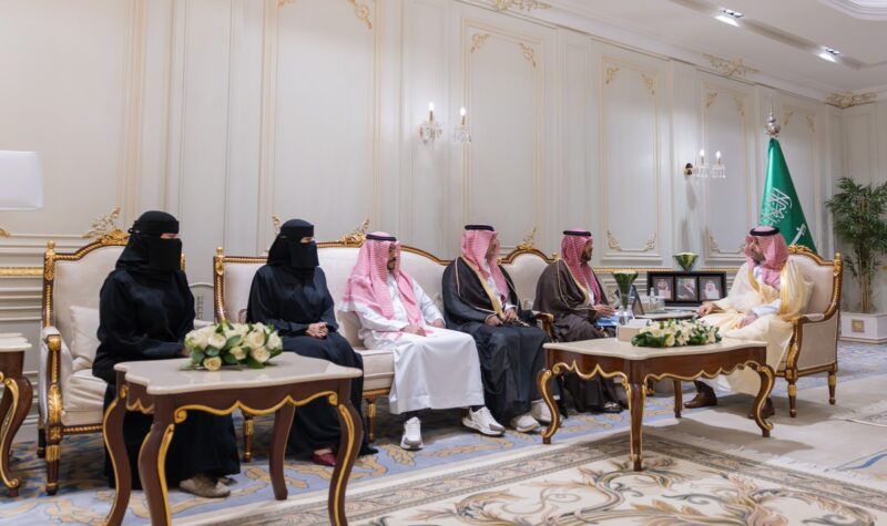 نائب أمير الحدود الشمالية يستقبل رئيس مجلس إدارة جمعية الفضاء والفلك