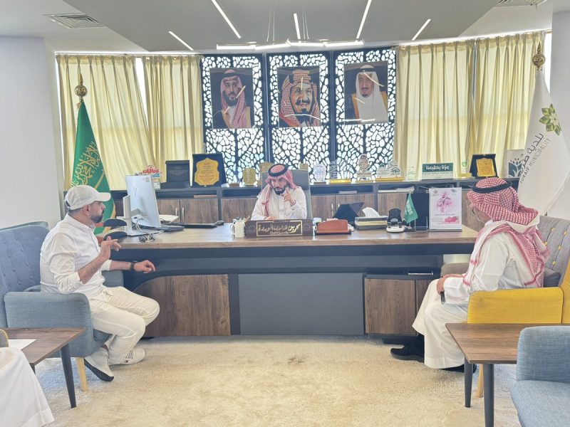 بالصور.. رئيس بلدية طريف يوجّه بسرعة إنجاز أعمال صيانة المسطحات الخضراء ومعالجة الملاحظات