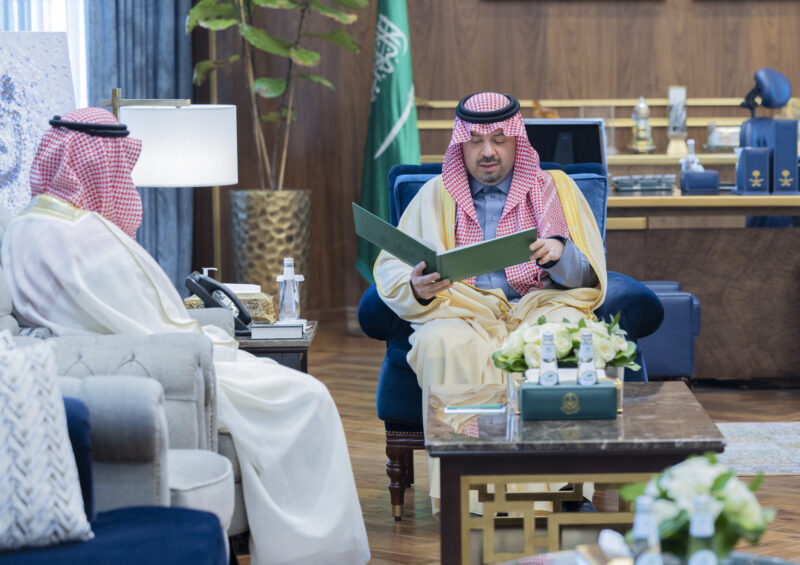 أمير الحدود الشمالية يستقبل مدير فرع وزارة البيئة والمياه والزراعة بالمنطقة