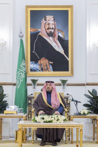 نائب أمير الحدود الشمالية يستقبل مدير فرع هيئة الأمر بالمعروف بالمنطقة