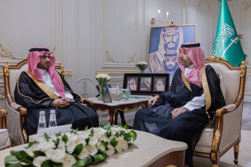 نائب أمير الحدود الشمالية يستقبل مدير نادي وزارة الداخلية بالمنطقة