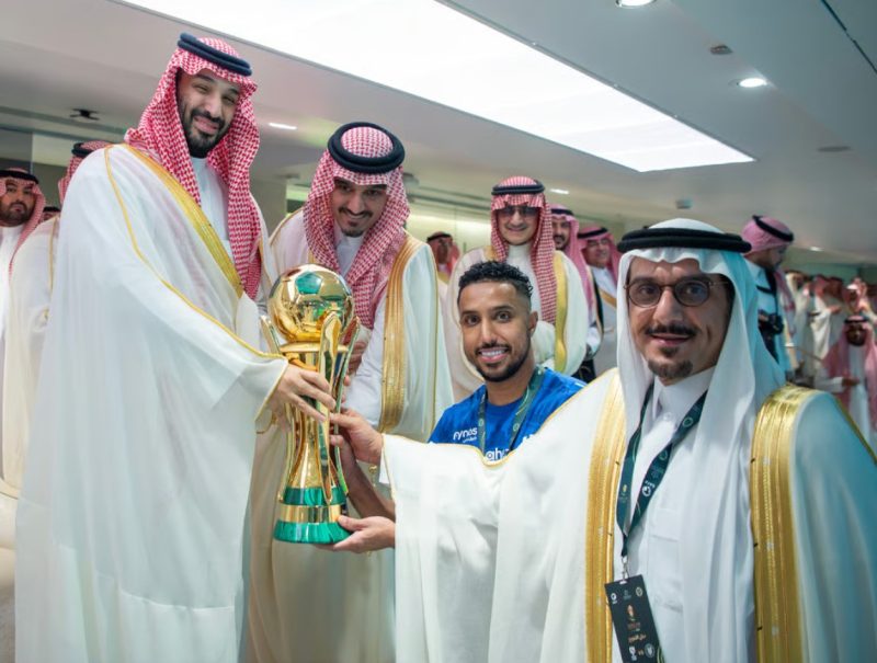 نيابةً عن خادم الحرمين الشريفين.. ولي العهد يتوج الهلال بكأس الملك للموسم الرياضي 2025-2026