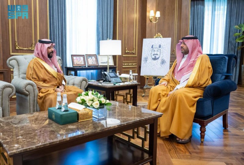 أمير الحدود الشمالية يستقبل مدير عام فرع مركز وقاء بالمنطقة المكلَّف حديثًا