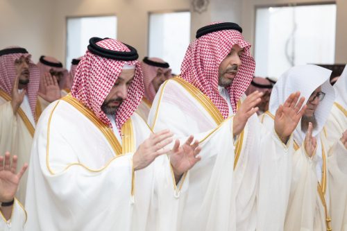 أمير الحدود الشمالية ونائبه يشهدان مراسم تحية العلم بمناسبة عيد الأضحى