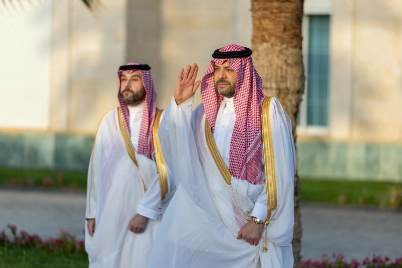 أمير الحدود الشمالية ونائبه يشهدان مراسم تحية العلم بمناسبة عيد الأضحى