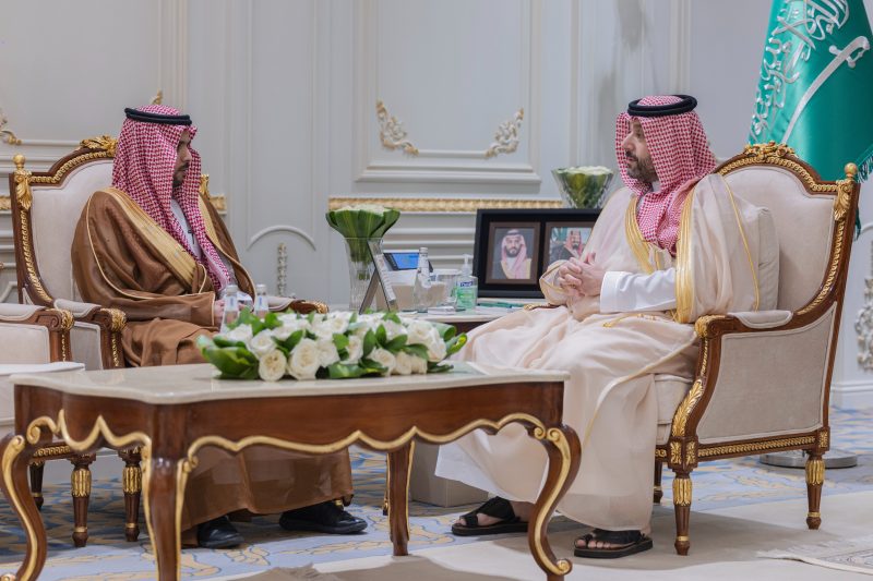 نائب أمير الحدود الشمالية يستقبل المدير العام لفرع الهيئة العامة لعقارات الدولة بالمنطقة