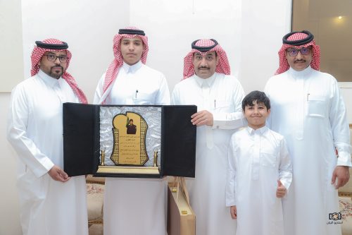 بالفيديو والصور .. بحضور قيادتها.. مدارس الوعد النموذجية تشعل قنديل الوفاء وتكرم فرسان التعليم في ليلة استثنائية