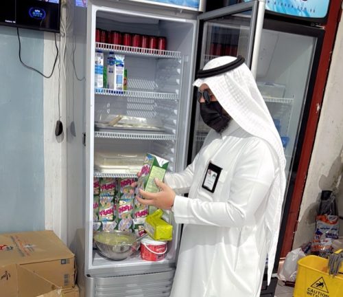 بالصور.. لجنة فتح المظاريف ببلدية طريف تفتح عروض المنافسات الاستثمارية المطروحة