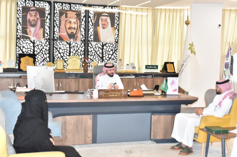 رئيس بلدية طريف يبحث مع فرع الجامعة آلية تدريب 106 طالبًا وطالبة ضمن الشراكة المجتمعية