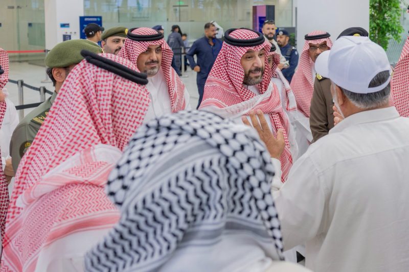 نائب أمير الحدود الشمالية يتفقد منفذ جديدة عرعر ويطلع على جاهزية الجهات الأمنية والخدمية