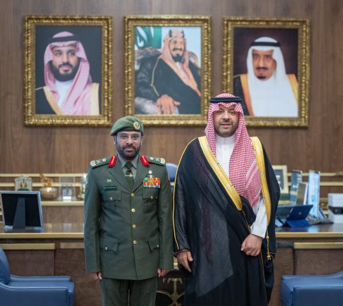أمير منطقة الحدود الشمالية ونائبه يستقبلان منسوبي الإمارة المُهنئين بعيد الأضحى