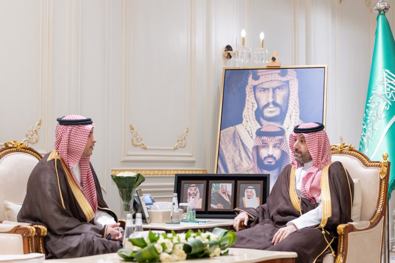 نائب أمير الحدود الشمالية يستقبل مدير صندوق التنمية الزراعية بالمنطقة