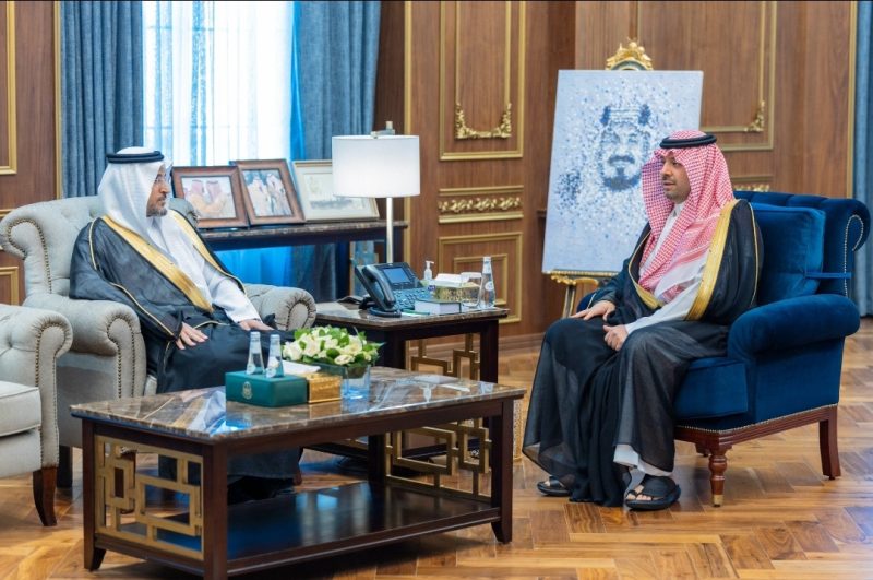 أمير منطقة الحدود الشمالية يستقبل رئيس النيابة العامة المكلف بالمنطقة