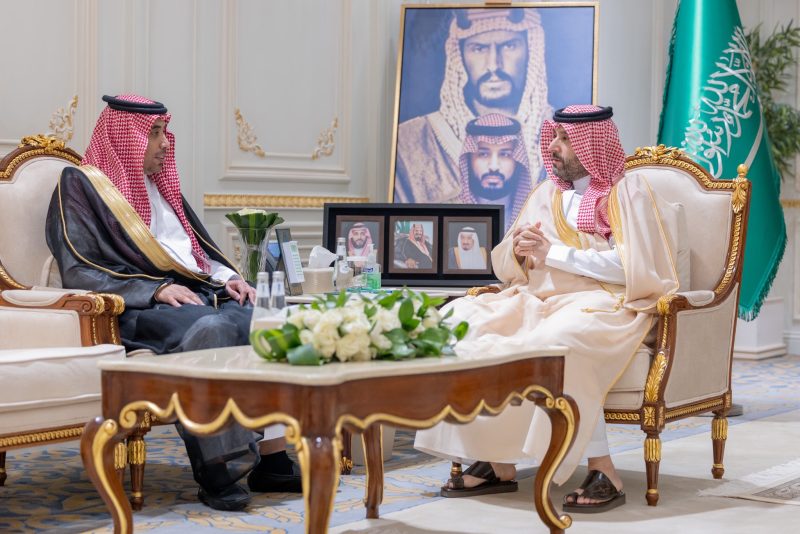 نائب أمير الحدود الشمالية يستقبل مدير جمرك منفذ جديدة عرعر