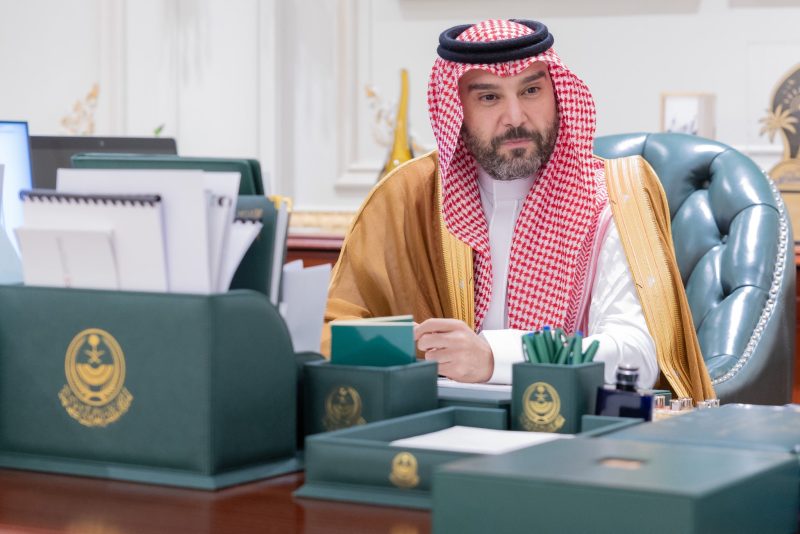 نائب أمير الحدود الشمالية يستقبل رئيس نادي عرعر الرياضي ويطّلع على الخطط التطويرية للنادي