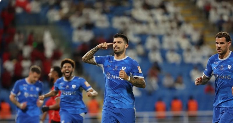 الهلال يتخطى الرائد بثنائية نيفيز ويتأهل لدور الـ 16 من كأس الملك