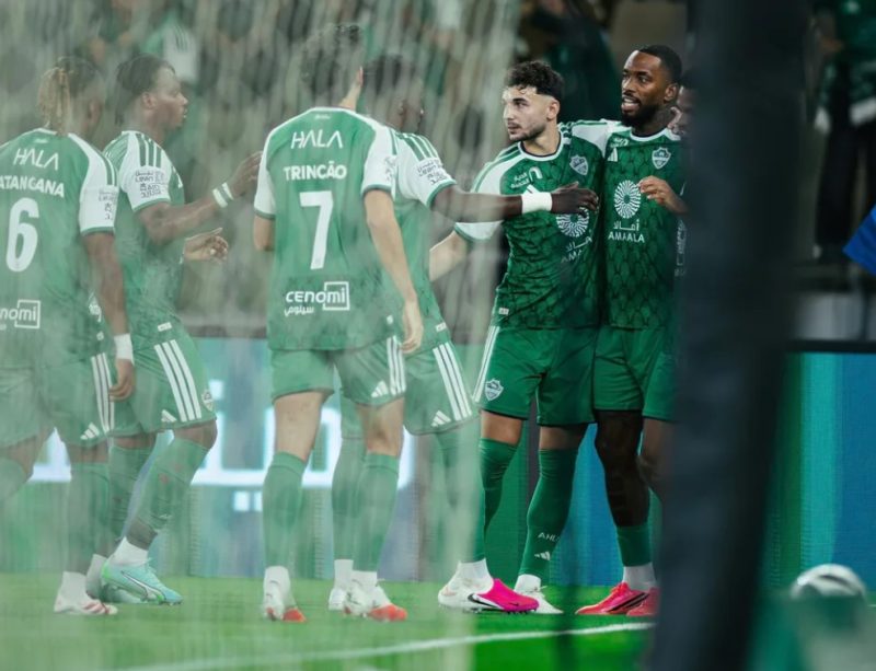 الأهلي يصالح جماهيره بخماسية في الرياض في دوري روشن
