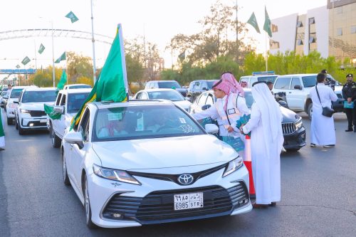 بالصور .. طريف تحتفي باليوم الوطني بمسيرة الخيل والهجن