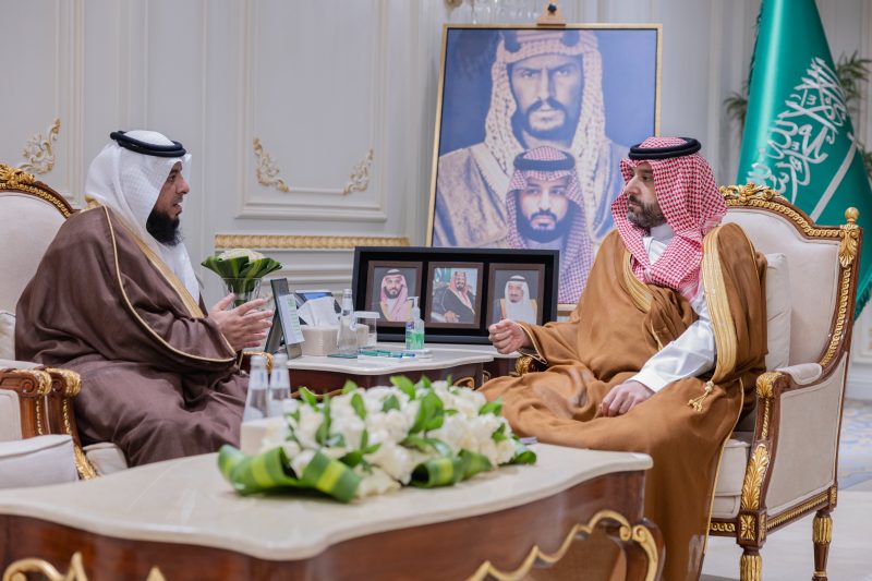 نائب أمير الحدود الشمالية يستقبل رئيس وأعضاء مجلس إدارة جمعية “مبتكرون”