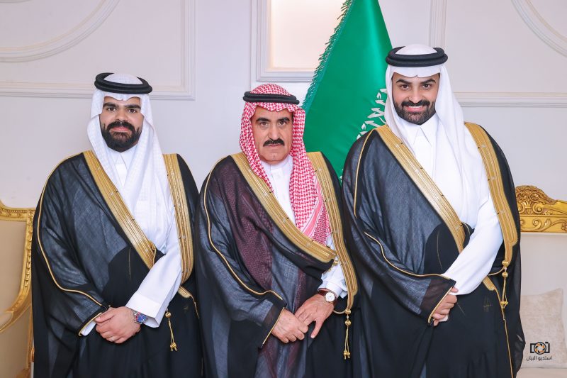 بالصور.. ثاني برد الكويكبي الرويلي يحتفل بزواج ابناءه “محمد” و “صالح”