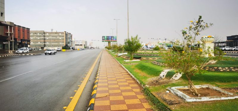 بالصور.. أمطار خفيفة على محافظة طريف
