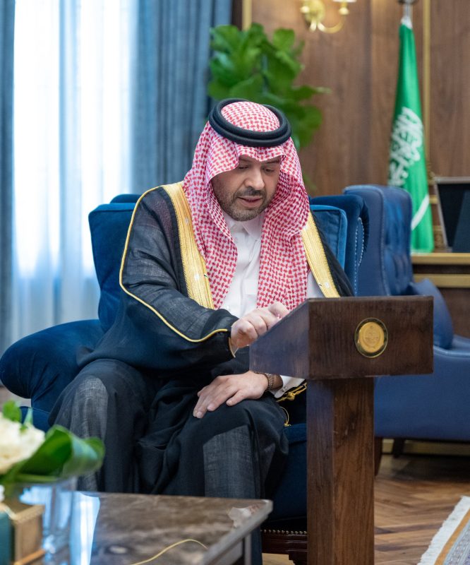 أمير الحدود الشمالية يدشّن حملة “نبيك بخير” للتوعية بسرطان الثدي