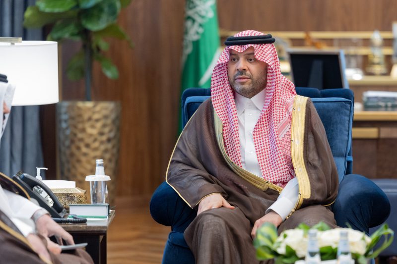 أمير الحدود الشمالية يطّلع على أعمال جمعية أصدقاء المرضى بالمنطقة ومنجزاتها