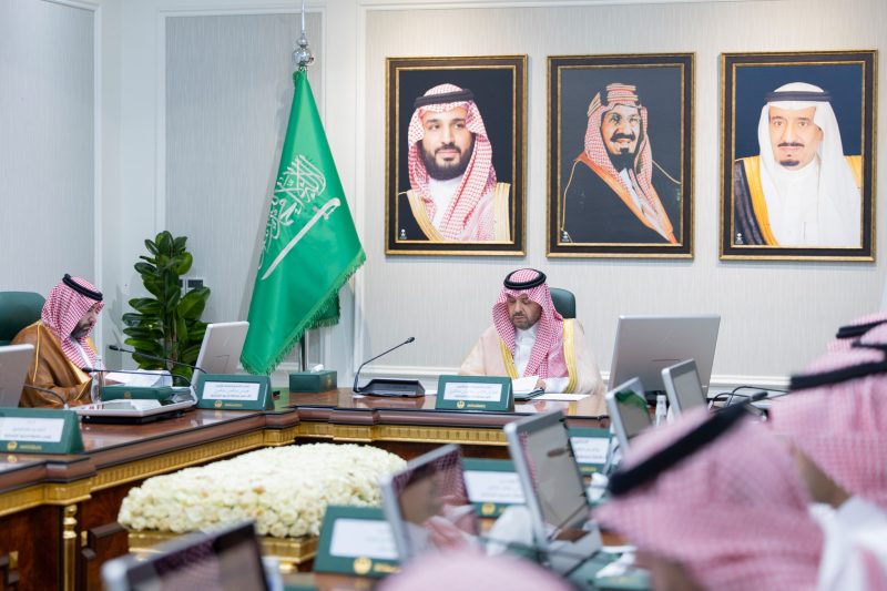 أمير الحدود الشمالية يرأس الاجتماع التنموي الأول لعام 1448هـ