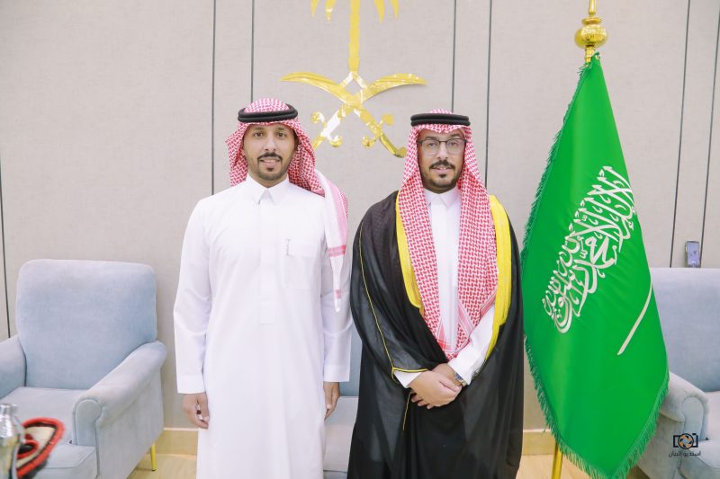 بالصور.. أبناء معيوف ضامي الرويلي يحتفلون بزواج أخيهم “عبدالعزيز”