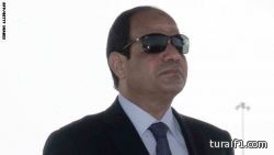 تسريب كثيف للمياه من أحد الخزانات بممشى العائلات يتسبب فى انهيار الرصيف