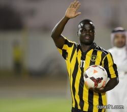 أحمد عطيف يجدد عقده مع فريق الشباب لـ4 سنوات