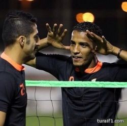 إدارة النصر تضع صور ماركينوس على زجاجات المياه تحفيزاً له