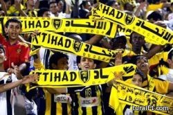 بالفيديو.. نجاة توأمين ووالدهما من حادث مروع في روسيا