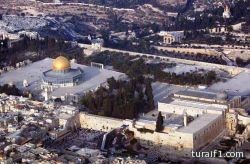 وزير الخارجية الكويتي يصلي في المسجد الأقصى ويزور رام الله