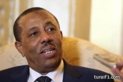 رئيس الوزراء الليبي يتهم قطر بإرسال طائرات محملة بالسلاح لطرابلس