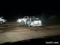 احتراق سيارة على طريق اسمنت الجوف بسبب التماس كهربائي