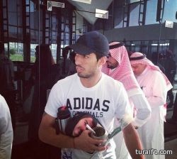 وصول سواريز إلى جدة استعدادا للقاء «الأخضر»