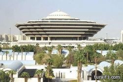 عبدالعزيز قاسم: يا فقهاءنا اتقوا الله.. البنوك أفحشت ثراء بسببكم والمجتمع يسفّ التراب