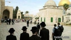 مستوطنون إسرائيليون يقتحمون المسجد الأقصى