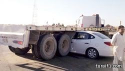 بالصور وفاة شخص اثر اصطدام مركبته بشاحنة على طريق القريات – طريف