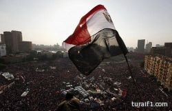 السيسي يعتزم إصدار قانون يجرم الإساءة إلى الثورة على مبارك