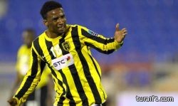النصر يخطف هزازي قبل الهلال